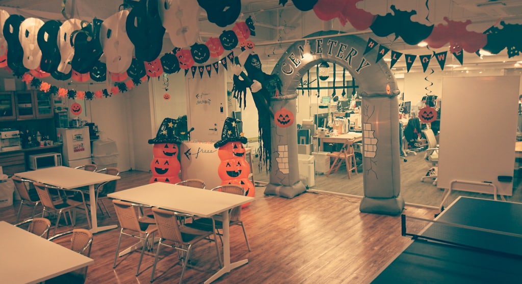 freee社内のハロウィン風景