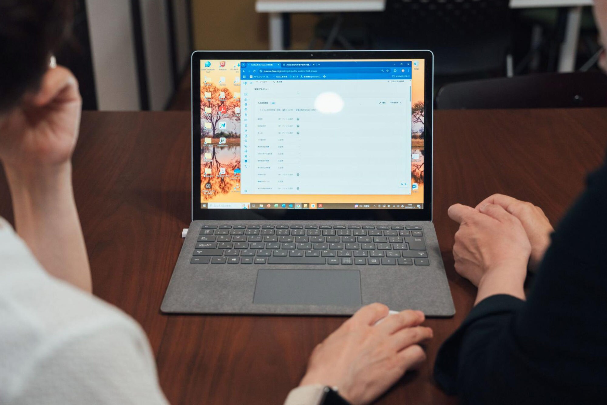 株式会社カラーズ