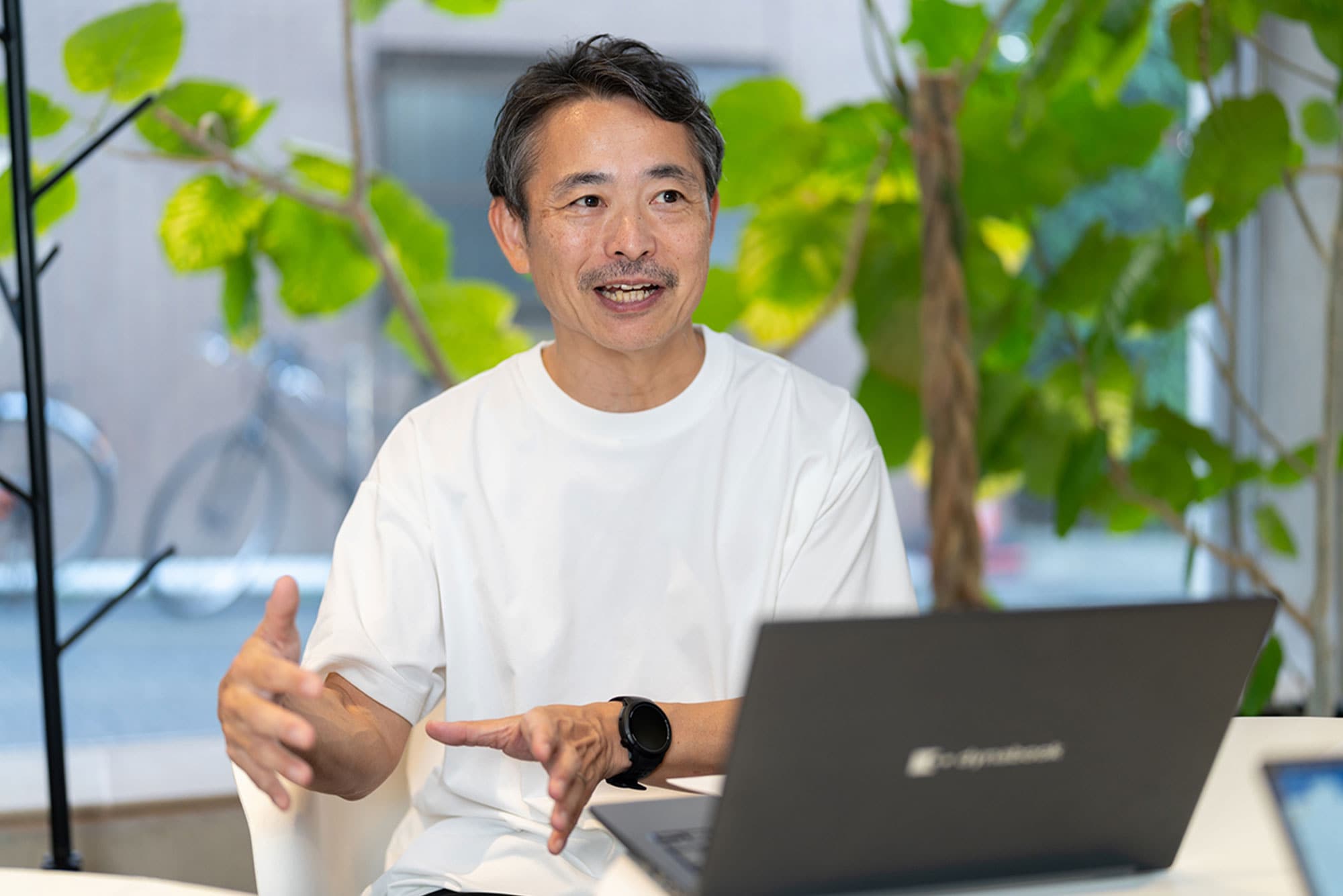 株式会社ネイキッド