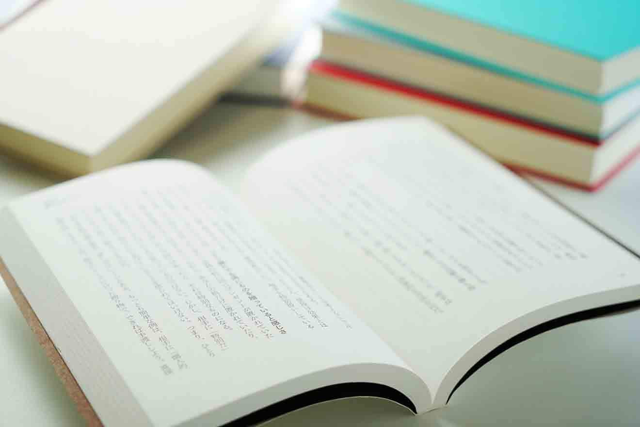 申告、見積、出納書・デジカメ編集・名刺管理・社長、経費、書籍　まとめて　書籍以外全て未開封 書籍代の勘定科目・仕訳方法は？ 電子書籍や定期購読の処理方法も解説
