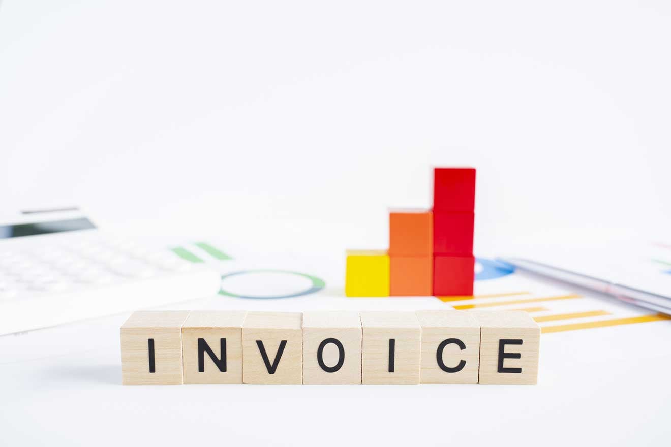 インボイス制度における振込手数料は誰が負担すべき？仕訳処理の方法についても解説 | 経営者から担当者にまで役立つバックオフィス基礎知識 |  クラウド会計ソフト freee