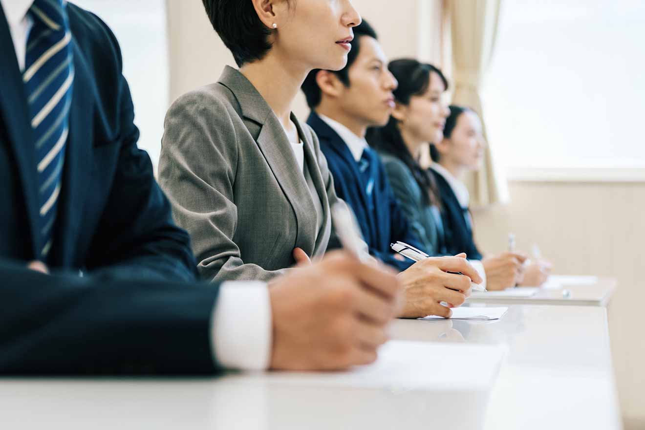 OKRとは？大手企業が導入する目標管理法をわかりやすく解説 | 経営者から担当者にまで役立つバックオフィス基礎知識 | クラウド会計ソフト freee
