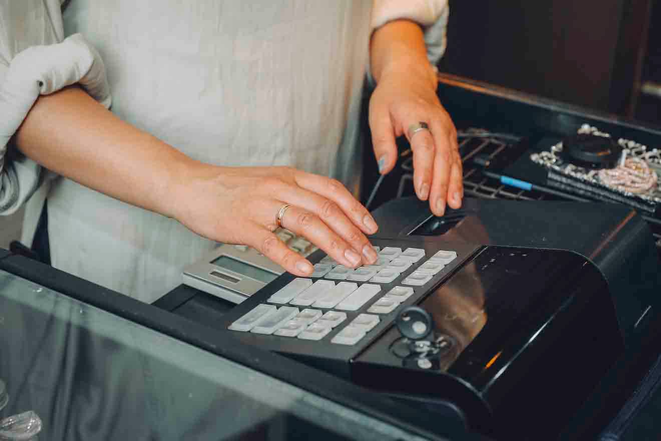 精算と清算の違いとは？どっちを使えばよいかの使い分け方を説明 | 経営者から担当者にまで役立つバックオフィス基礎知識 | クラウド会計ソフト freee