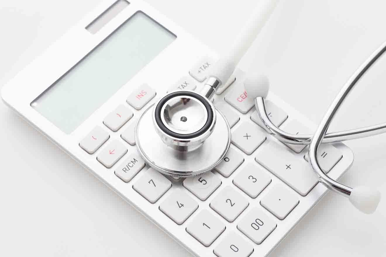 PCR検査費用は経費になる?仕訳する際の勘定科目や注意すべきポイントを解説!