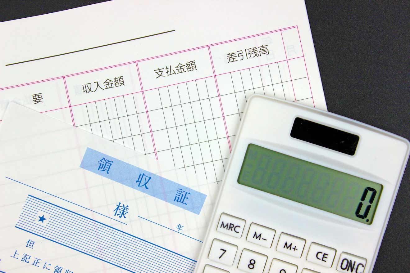 請求書に源泉徴収額の記載は必要?計算方法や書き方、対象について解説