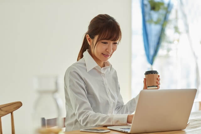 複業とは?副業との違いやどんな働き方なのかを解説