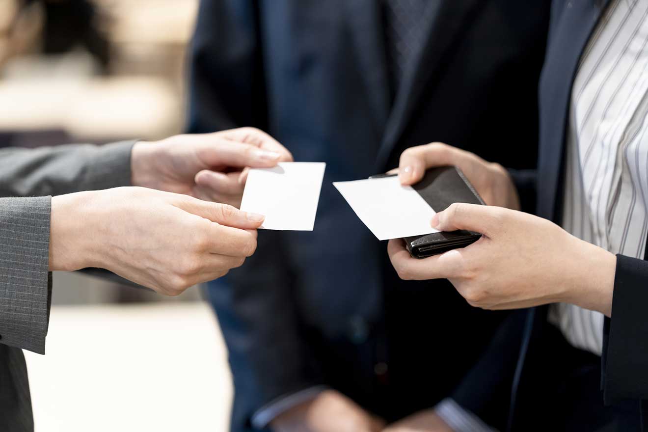 個人事業主も名刺は必要?作成するメリットや記載する情報に関して徹底解説