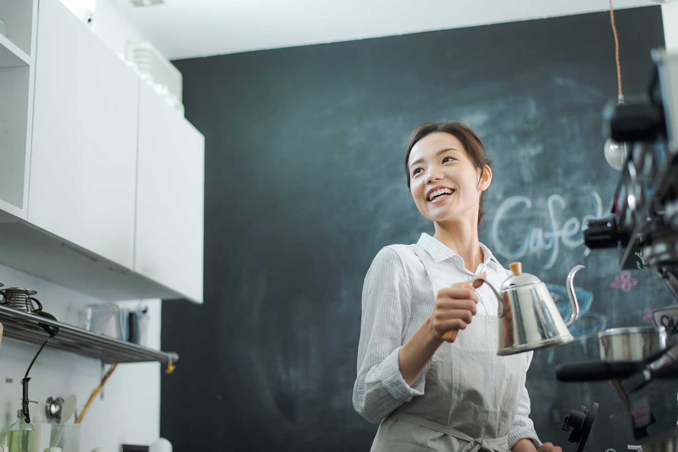 カフェ・喫茶店を開業するために必要なものは？準備するべき資金や手続きを徹底解説！