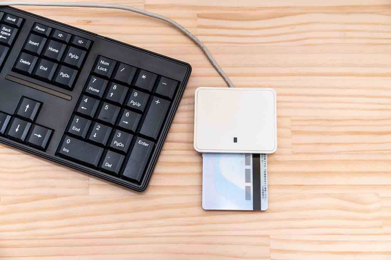 ICカードリーダーを利用してe-Taxで確定申告を終えよう。